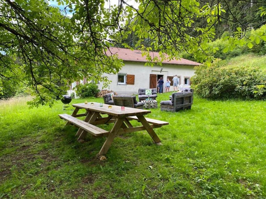 Ferme De Chenezeau - 15 Personnes , 7 Chambres Gerardmer Exterior photo